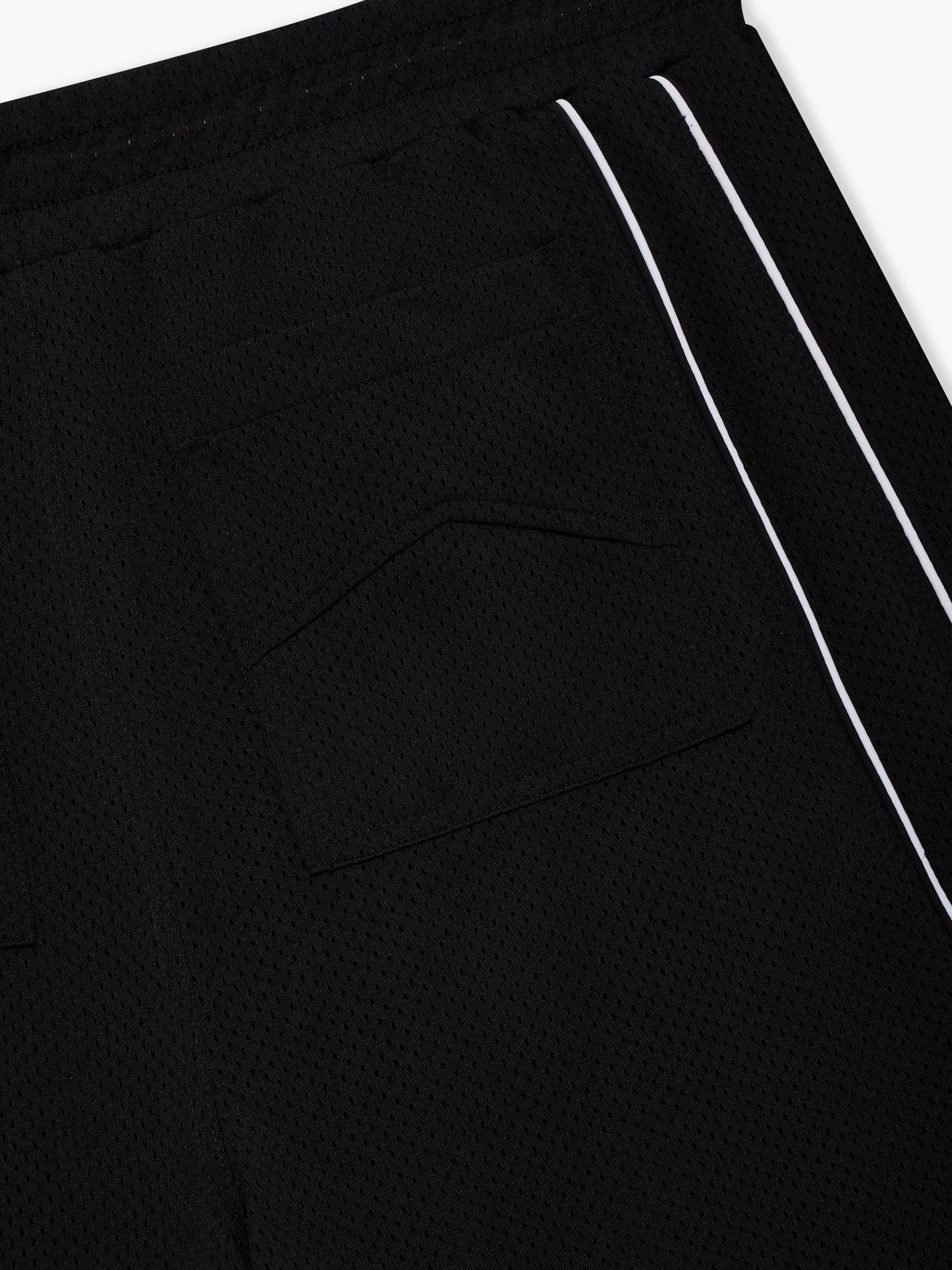 BAGGY MESH BASKETBALL SHORTS