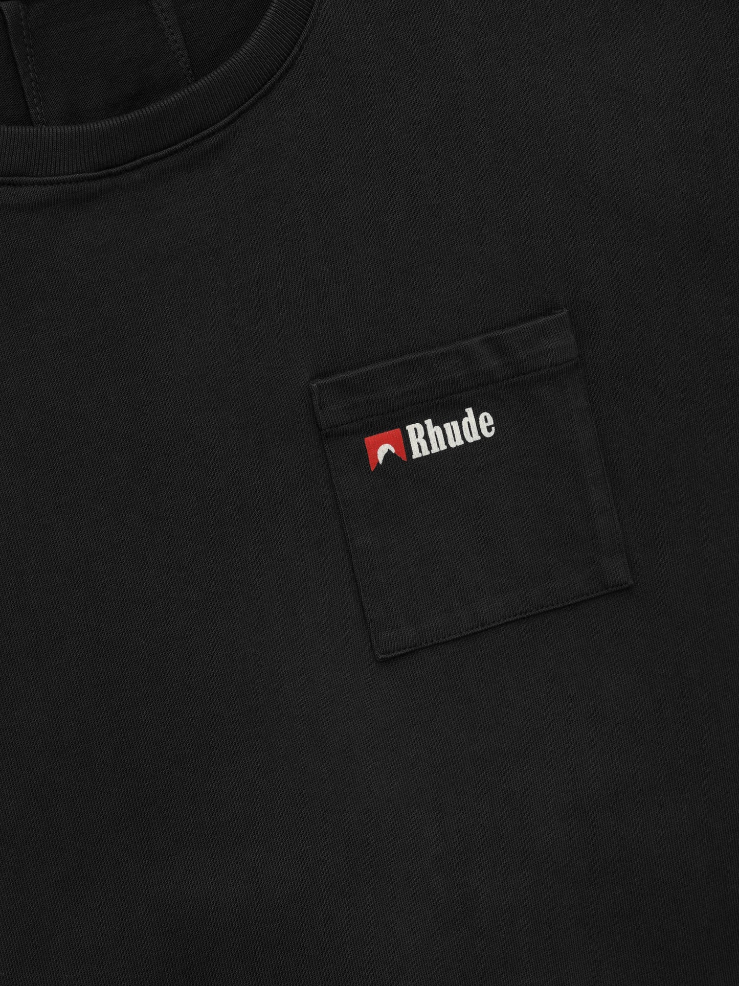 MOONLIGHT WOLF POCKET TEE - BLACK